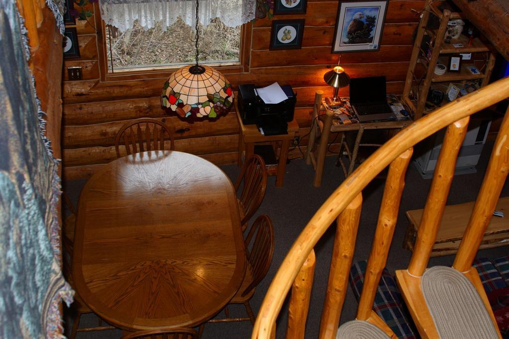 Wise Old Hunter Lodge Anchor Point Rom bilde