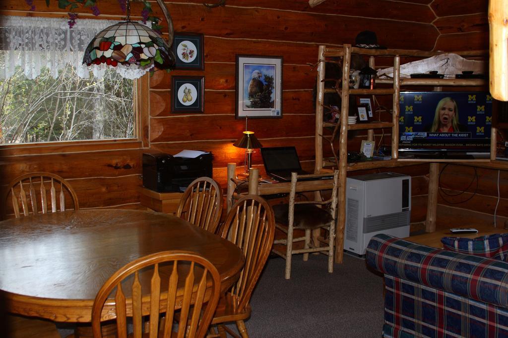 Wise Old Hunter Lodge Anchor Point Rom bilde